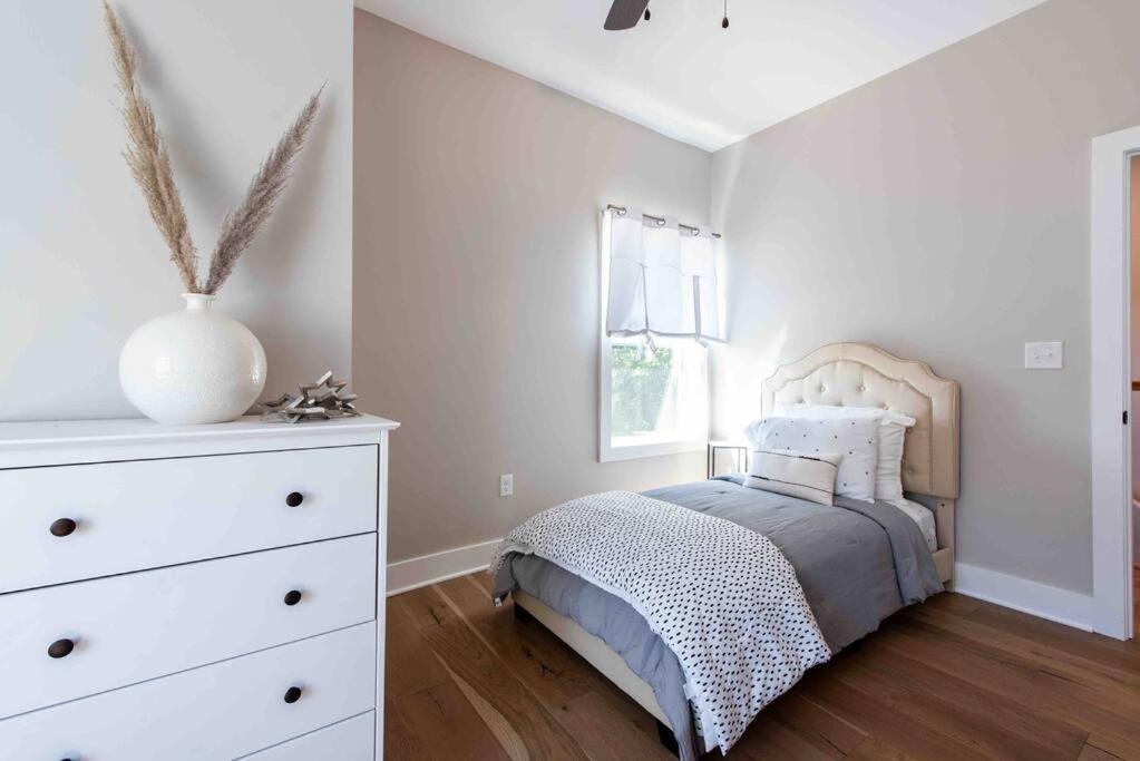 Newly Renovated 3 Bedroom Shelby Park Home **Free Parking** Louisville Exterior foto